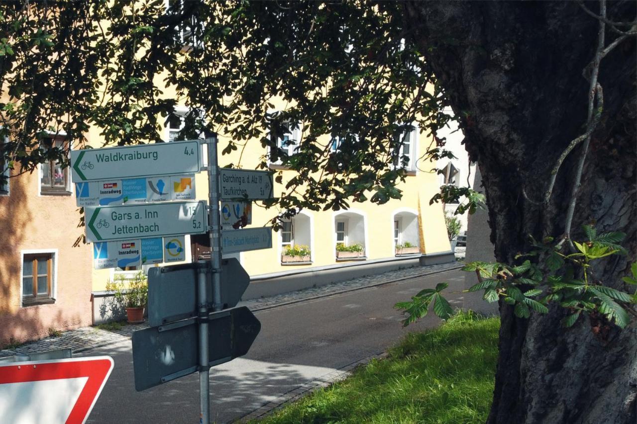 Stilvolle Wohnung Auf 50 M² Mit Parkplatz Und Wifi Kraiburg am Inn Extérieur photo